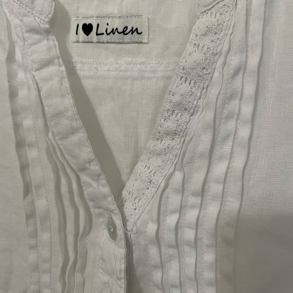 Malvin White 100% Linen roll
Tab Sleeve pullover embroidered V neck Tunic blouse - Picture 3 of 8